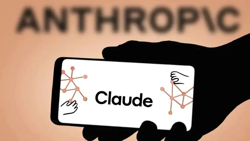 كلود يستفيد من أزمة شات جي بي تي محققًا مليون تسجيل يوميًا