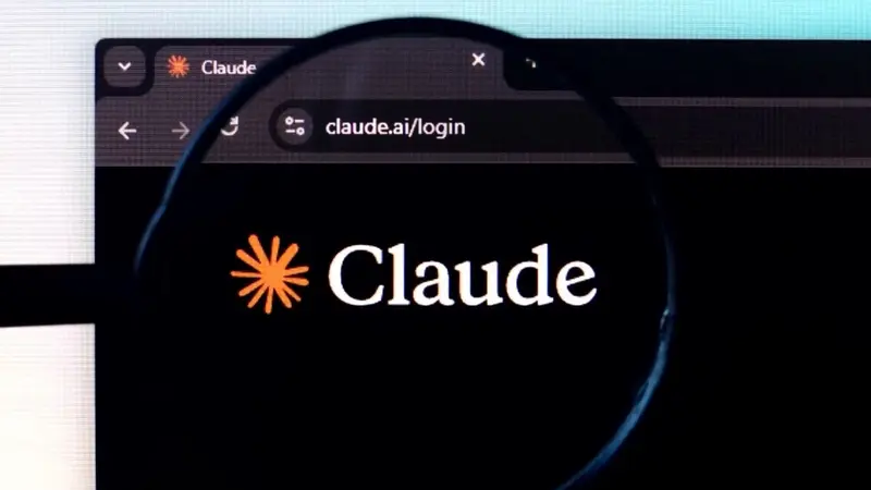 خلل في مشاركة محادثات Claude يذكّر الشركات أن خصوصية الذكاء الاصطناعي تبدأ من طريقة الاستخدام